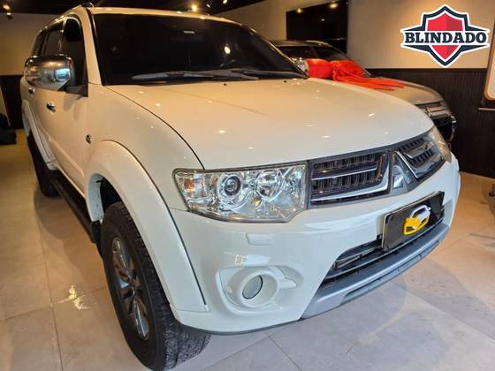 MITSUBISHI PAJERO DAKAR 3.2 HPE 4X4 7 LUGARES 16V TURBO INTERCOOLER DIESEL 4P AUTOMÁTICO MITSUBISHI PAJERO DAKAR 3.2 HPE 4X4 7 LUGARES 16V TURBO INTERCOOLER DIESEL 4P AUTOMÁTICO